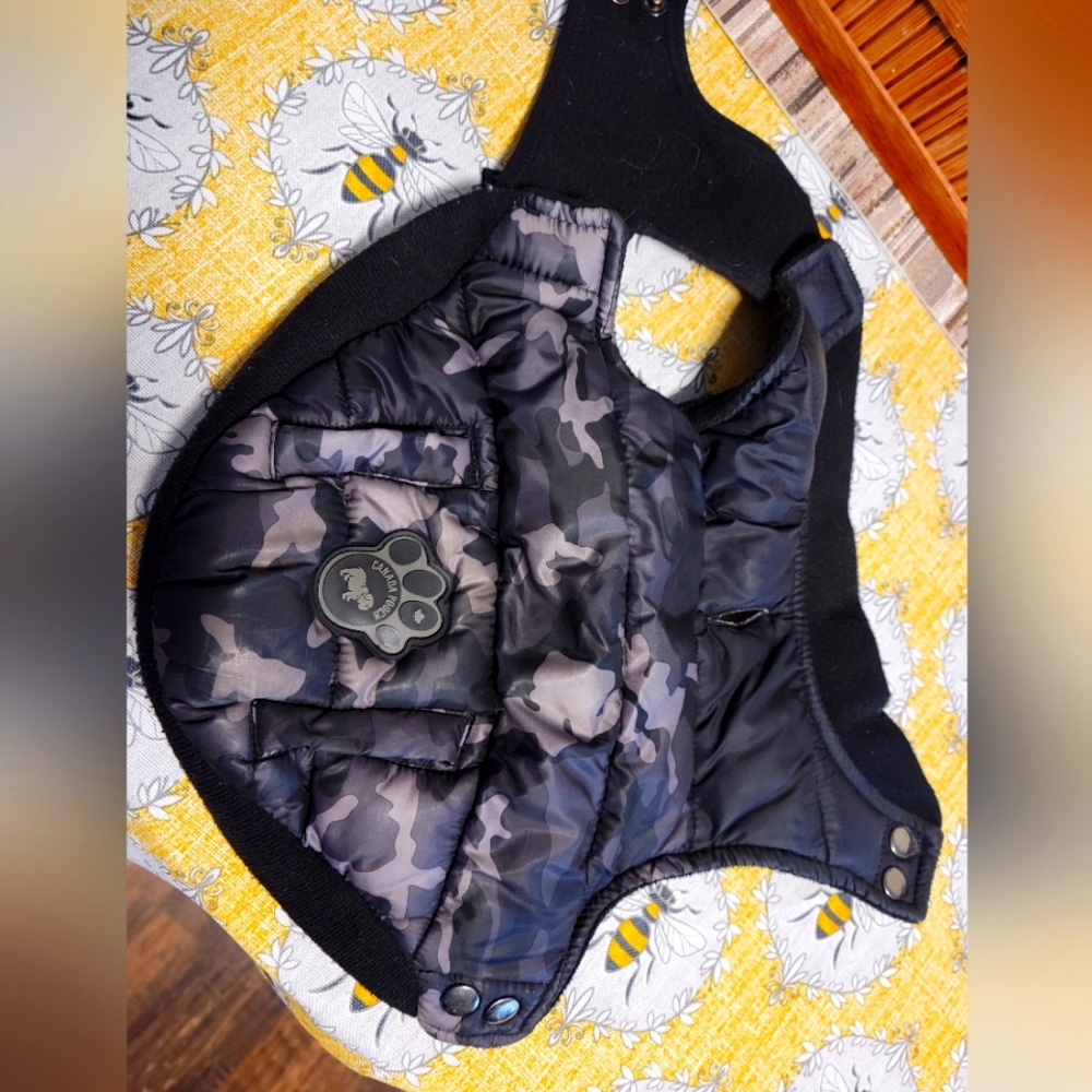 Canada Pooch camo dog coat 10